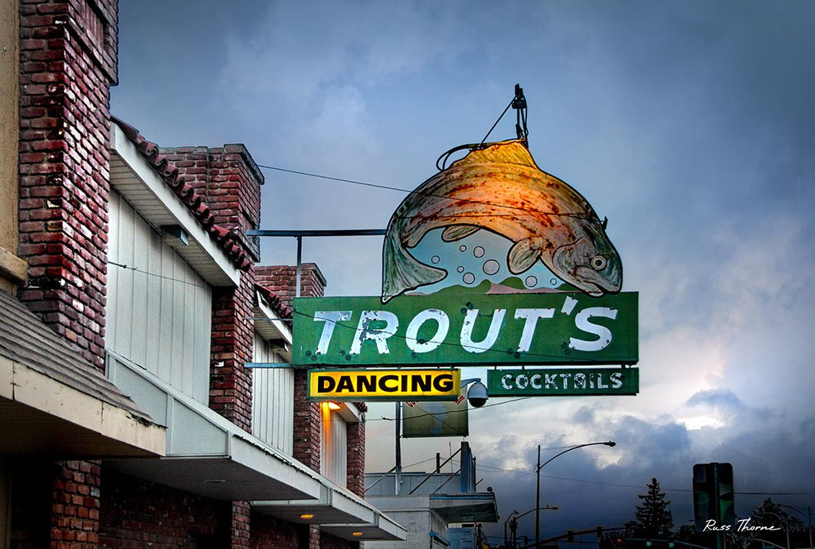 Popejoy barn and the SS-Minnow highway 58 Tehachapi, Californa. Russ Thorne