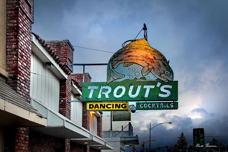 Popejoy barn and the SS-Minnow highway 58 Tehachapi, Californa. Russ Thorne
