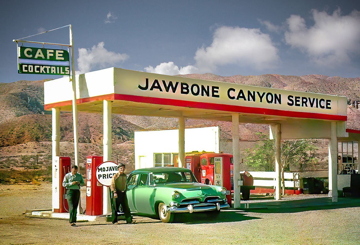 Jaw Bone Canyon Service located north of Mojave. Russ Thorne